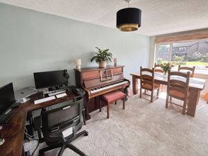 Dining room- click for photo gallery
